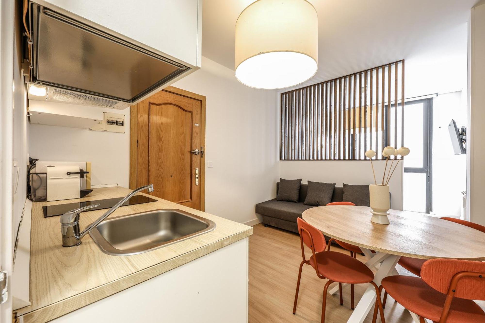 Pequeno Apartamento Reformado En Tirso De Molina Alquiler Temporal Madri Exterior foto